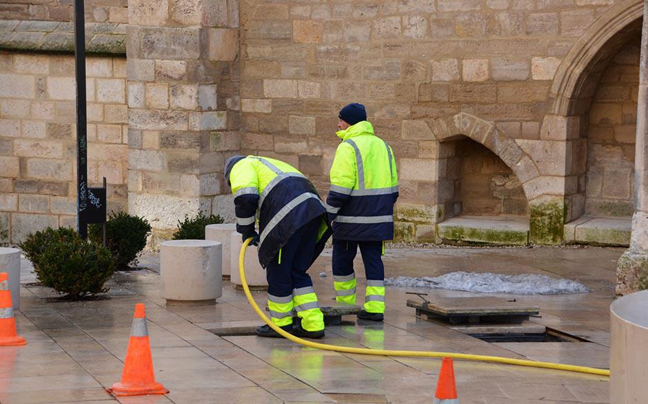 comment déboucher un wc bouché Paris 12